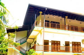 Отель Hiru Resort Inn Unawatuna  Unawatuna